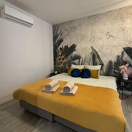 Wow! Paradise Aparthotel Краков Экстерьер фото